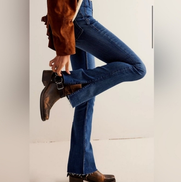 Free People We The Free Level Up Side Slit Red Bootcut Jeans size 25 new - Picture 3 of 3